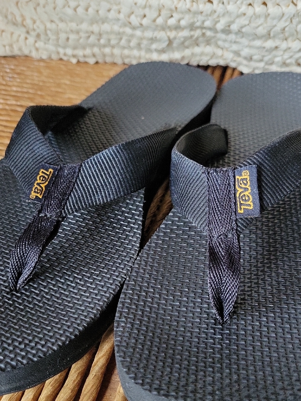 Teva flip flops, black, size 9 - Picture 11 of 11